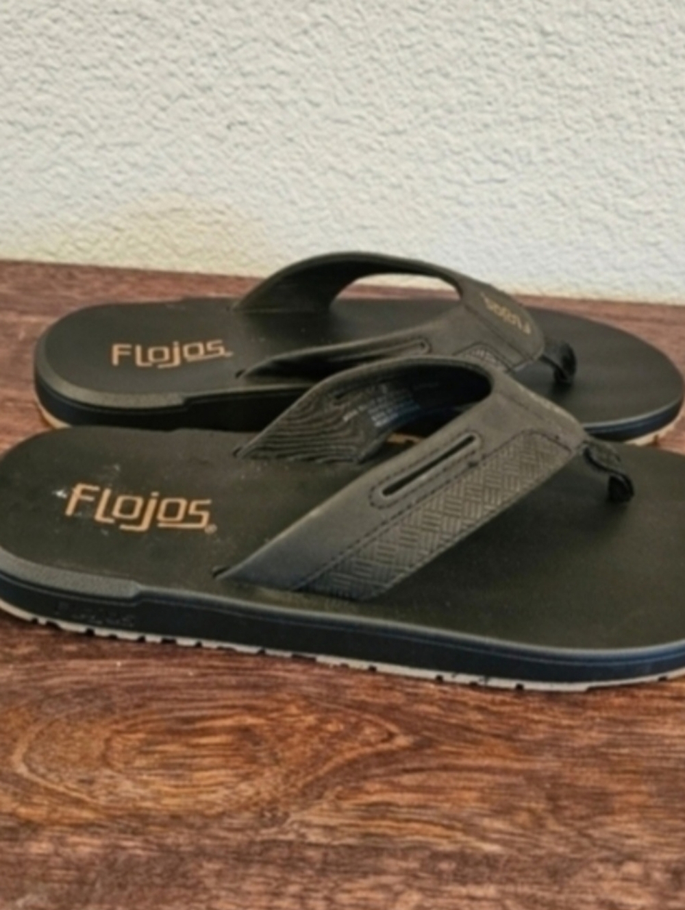 Flojos Black Flip Flop Sandals Sz 8